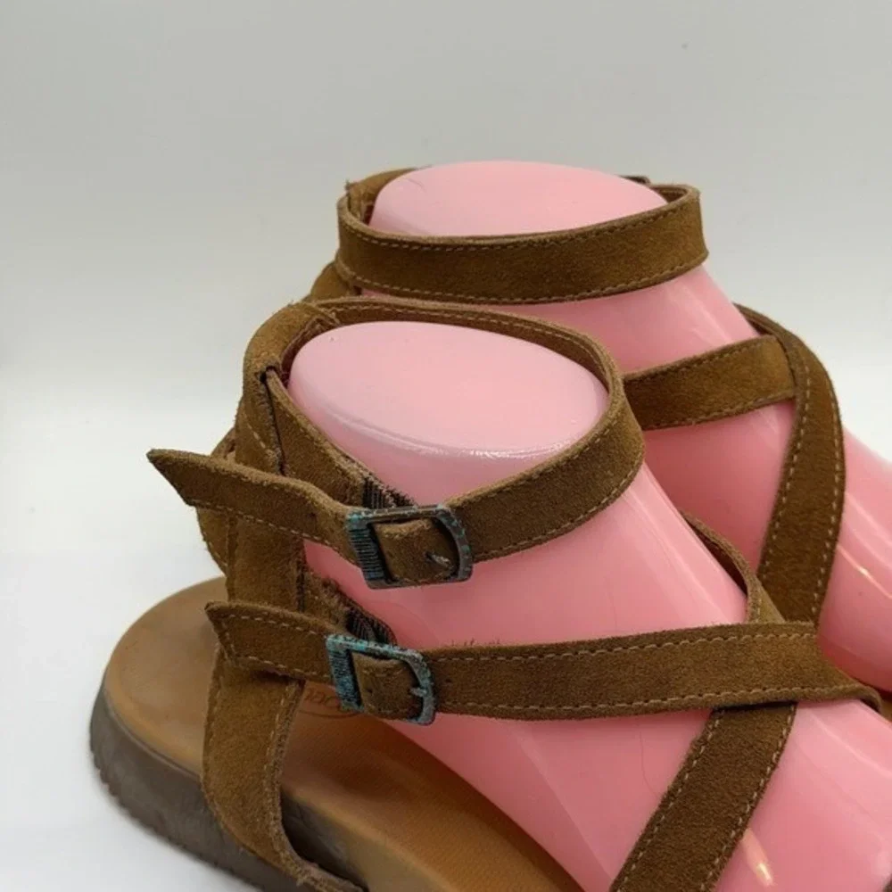 Chaco wore these
